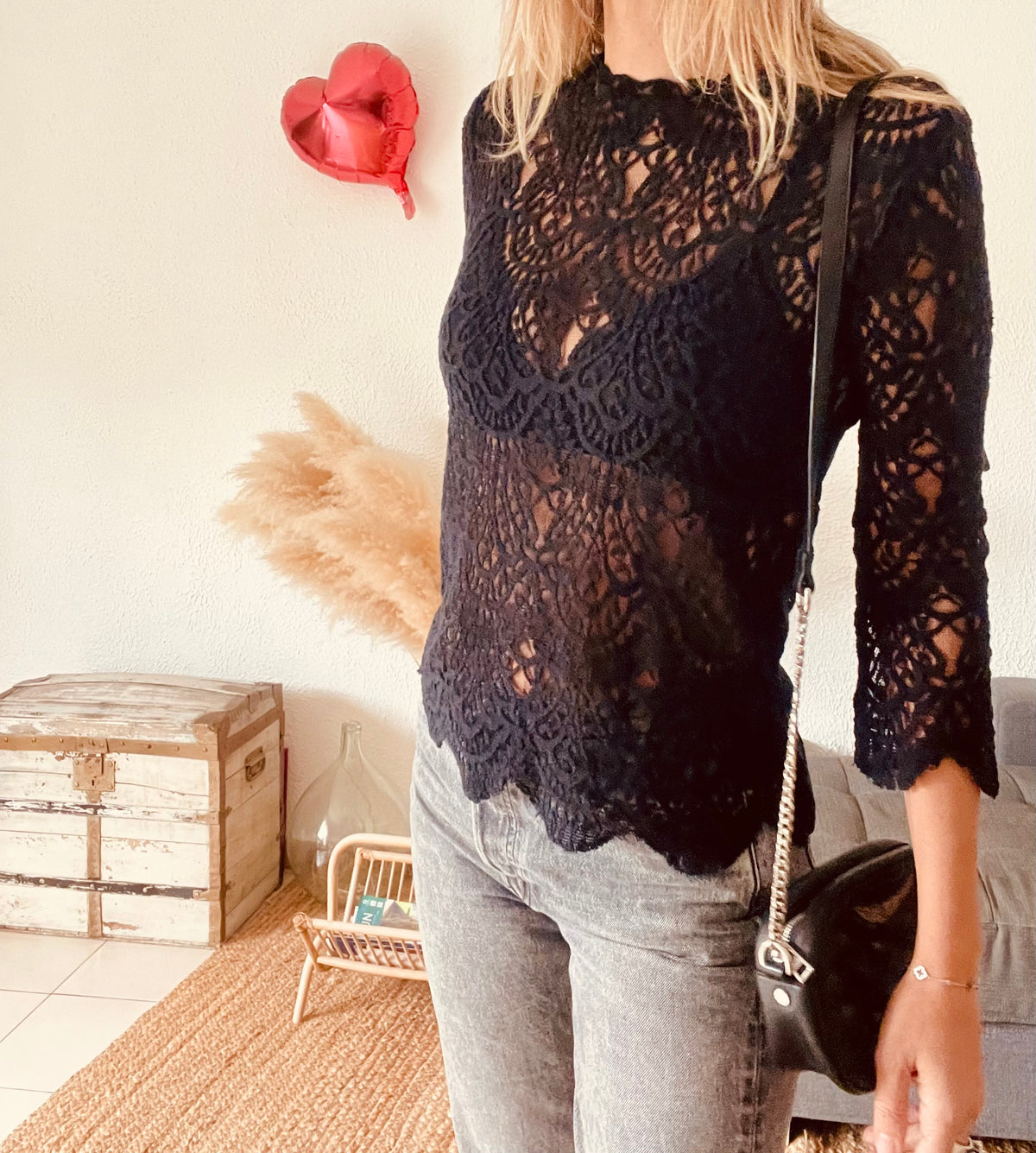 Blouse dentelle ajourée noire Zara