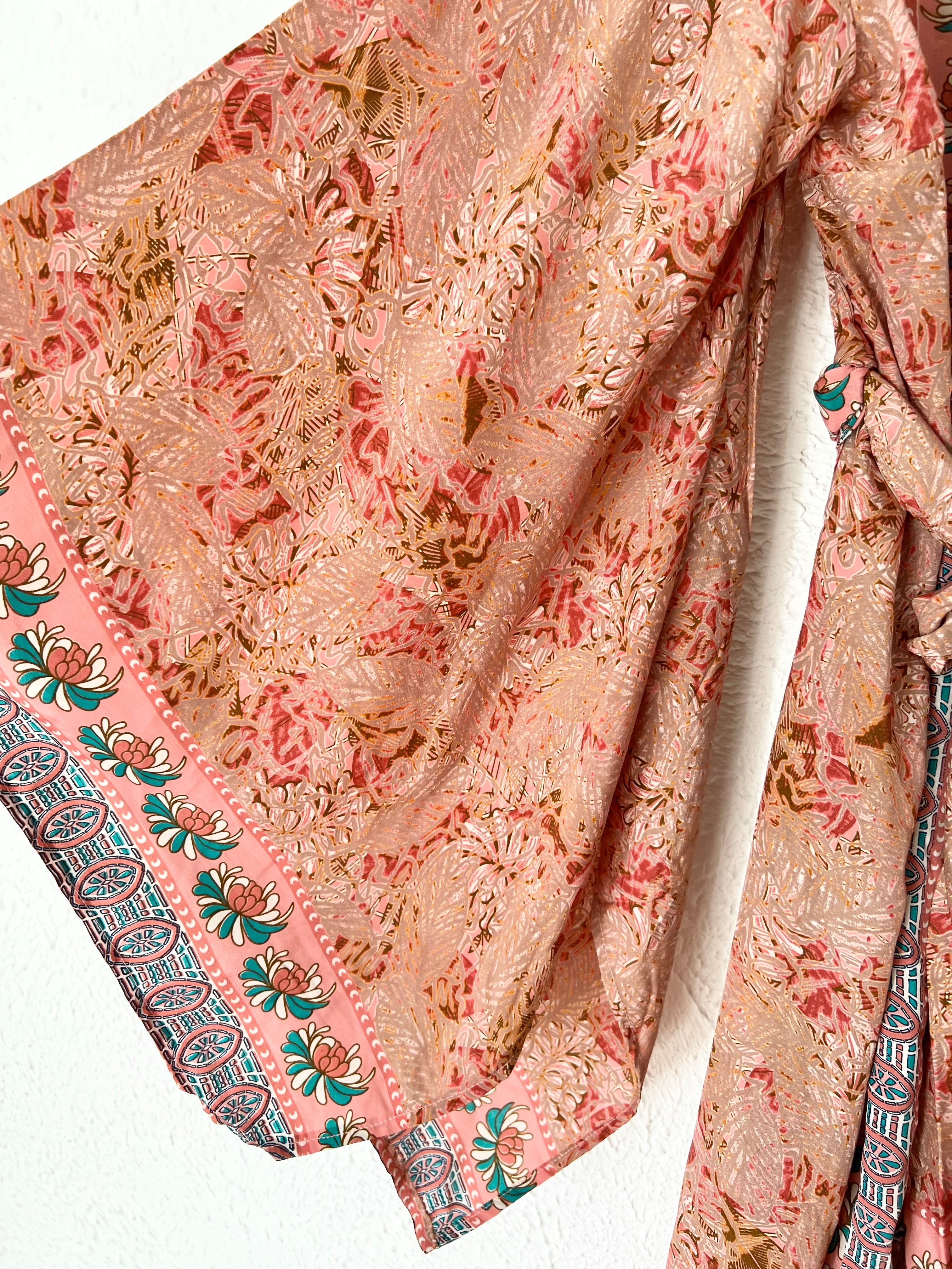 Kimono long bohème imprimé fleuri rose corail Ibiza Flower – Taille unique