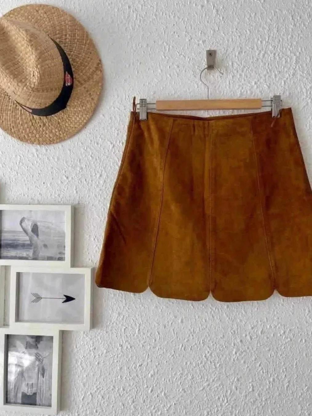 Jupe neuve en cuir véritable Mango, taille 36