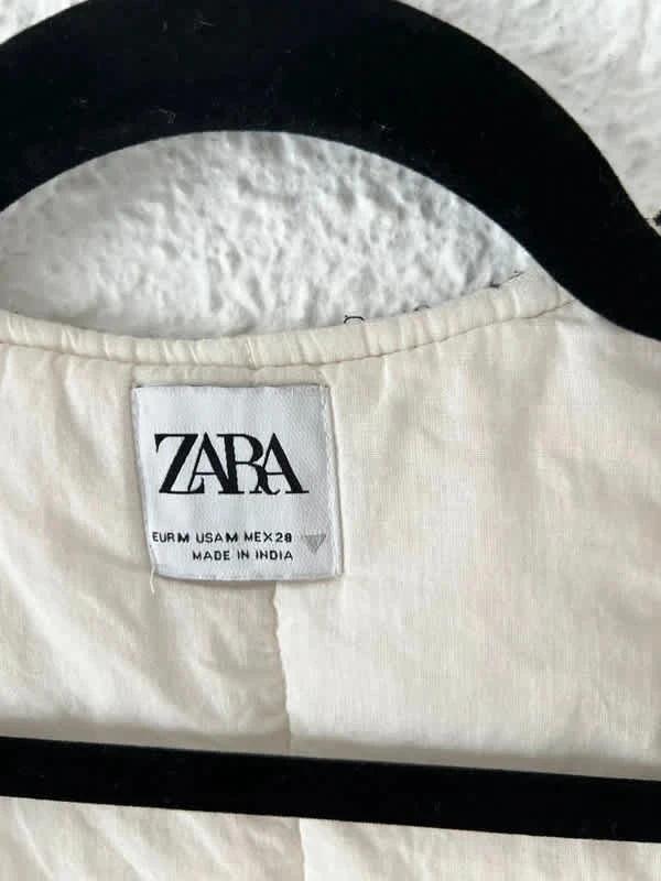 Gilet Zara broderies cord noir sur écru - taille M