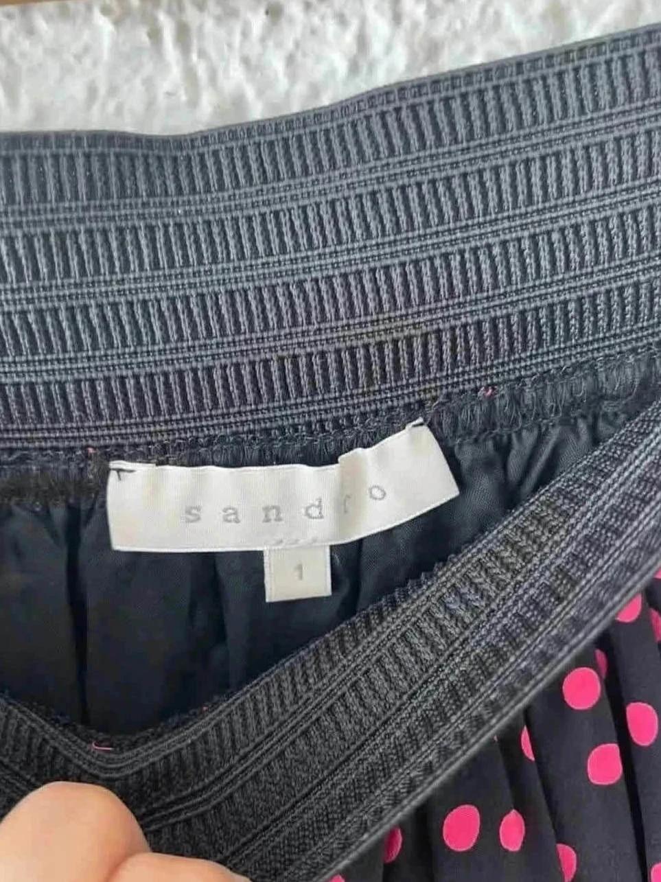 Jupe en soie noire à pois fuchsia Sandro – Taille 1