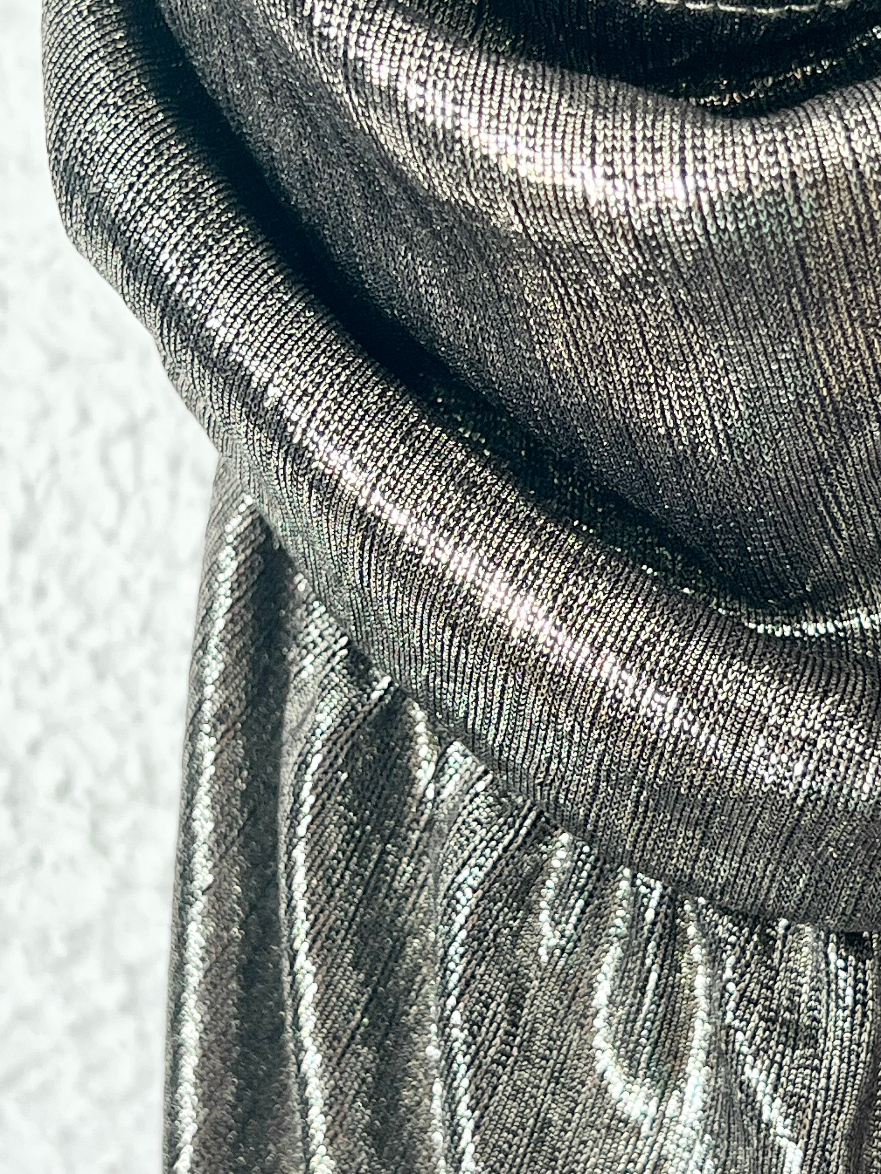 Robe longue métallisée dos nu Holly & Joey – Taille 38