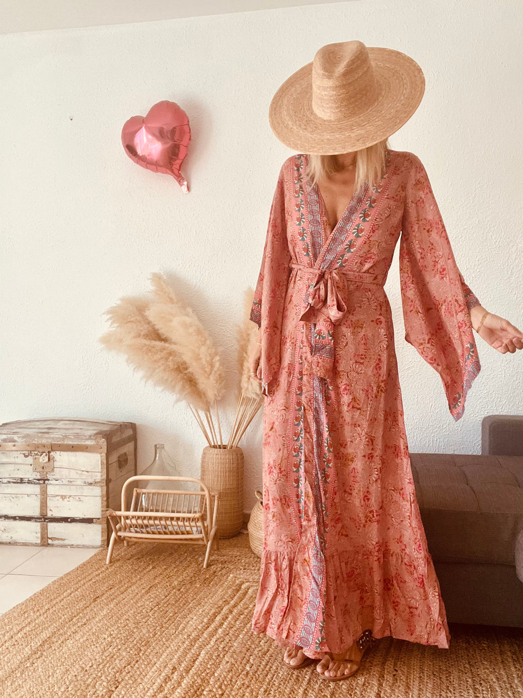 Kimono long bohème imprimé fleuri rose corail Ibiza Flower – Taille unique