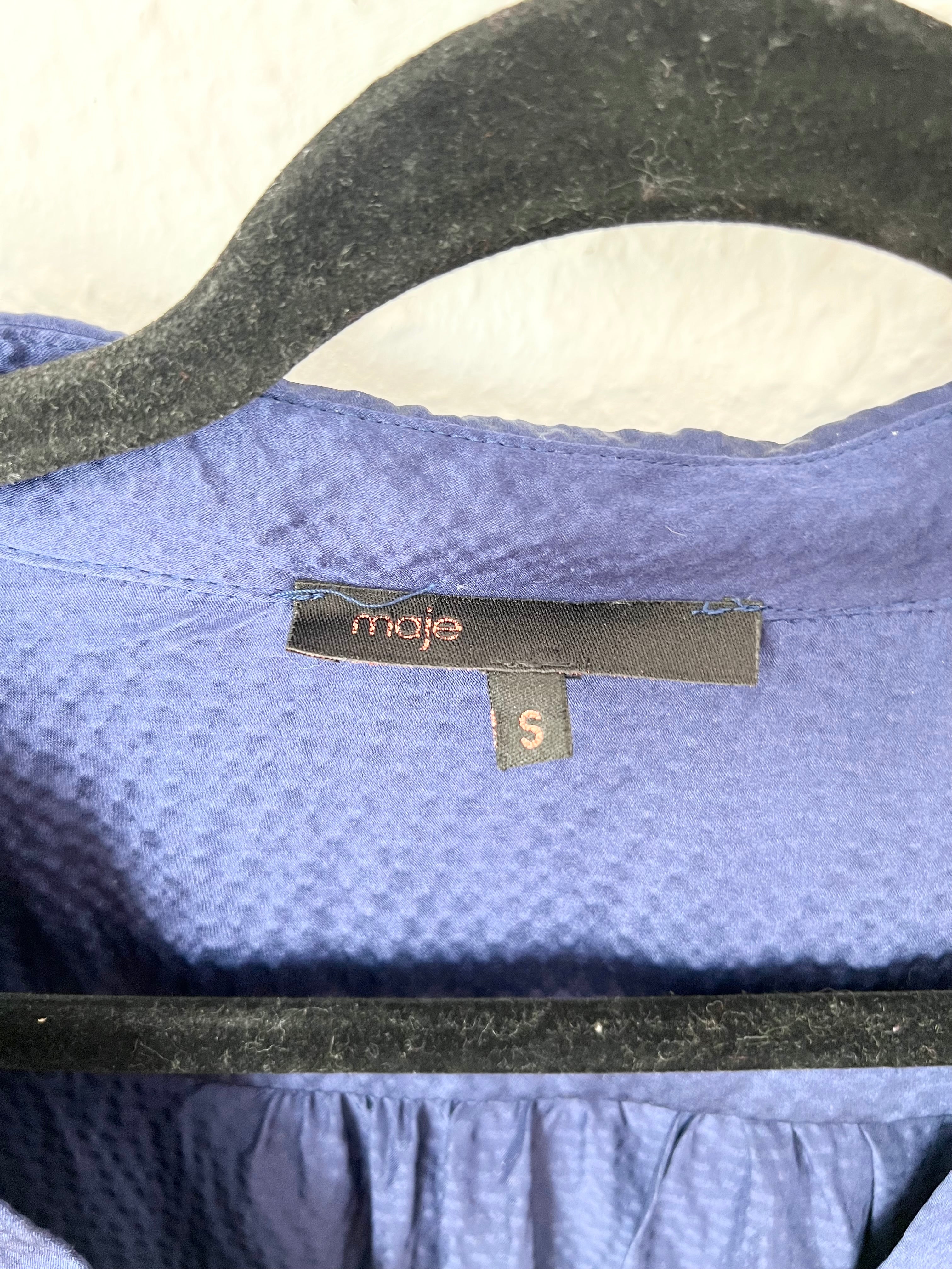 Blouse col V volant soie bleu marine Maje – Taille S