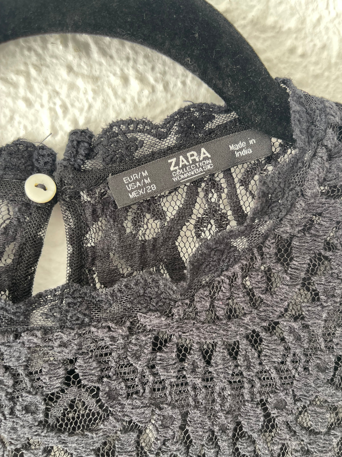Blouse dentelle ajourée noire Zara
