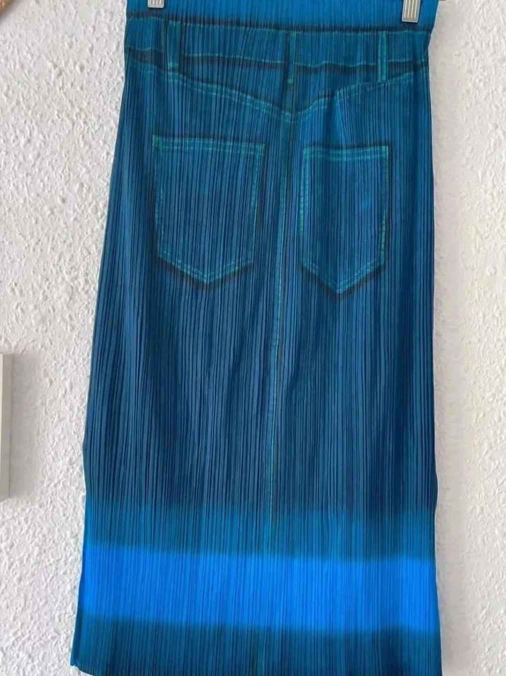 Jupe plissée bleue Pleats Please Issey Miyake – Taille 3/ 38