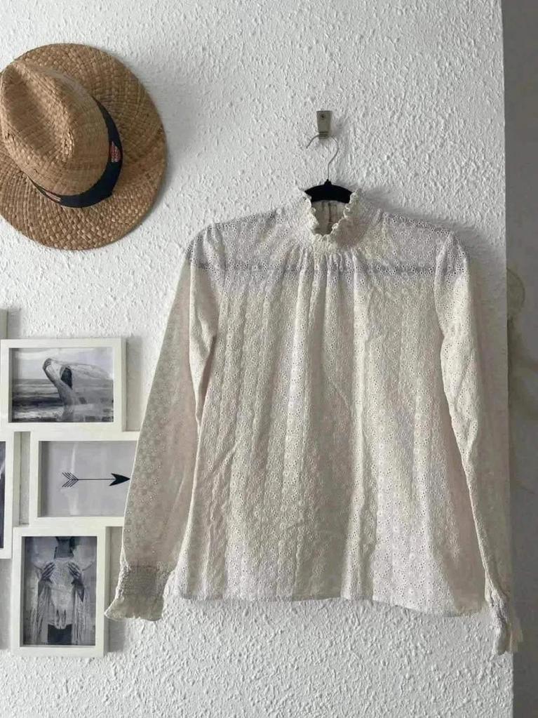 Blouse brodée blanc cassé Sézane – Taille 36