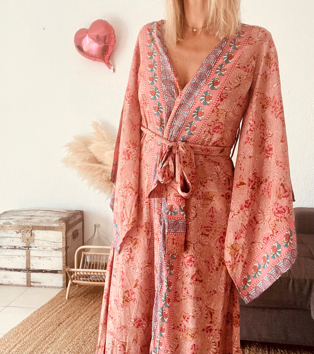 Kimono long bohème imprimé fleuri rose corail Ibiza Flower – Taille unique