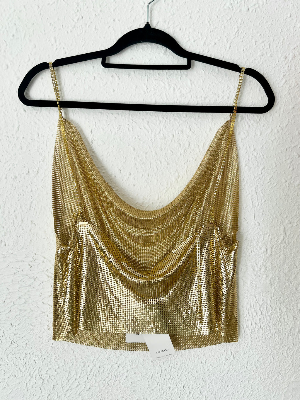 Top doré paillettes col drapé bretelles chaîne Reserved