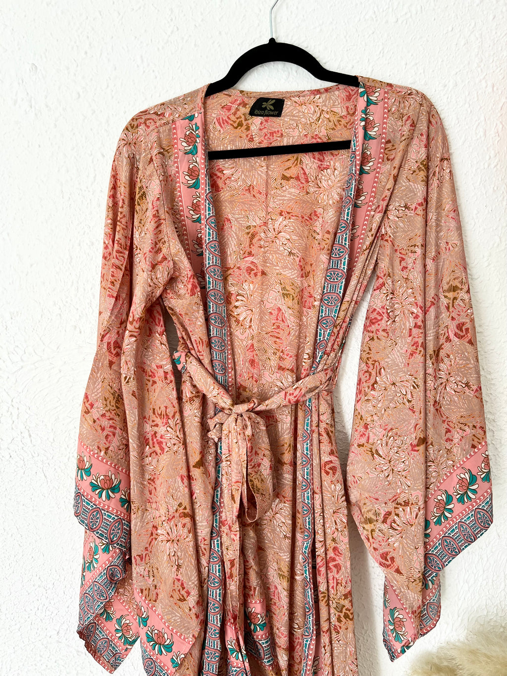 Kimono long bohème imprimé fleuri rose corail Ibiza Flower – Taille unique