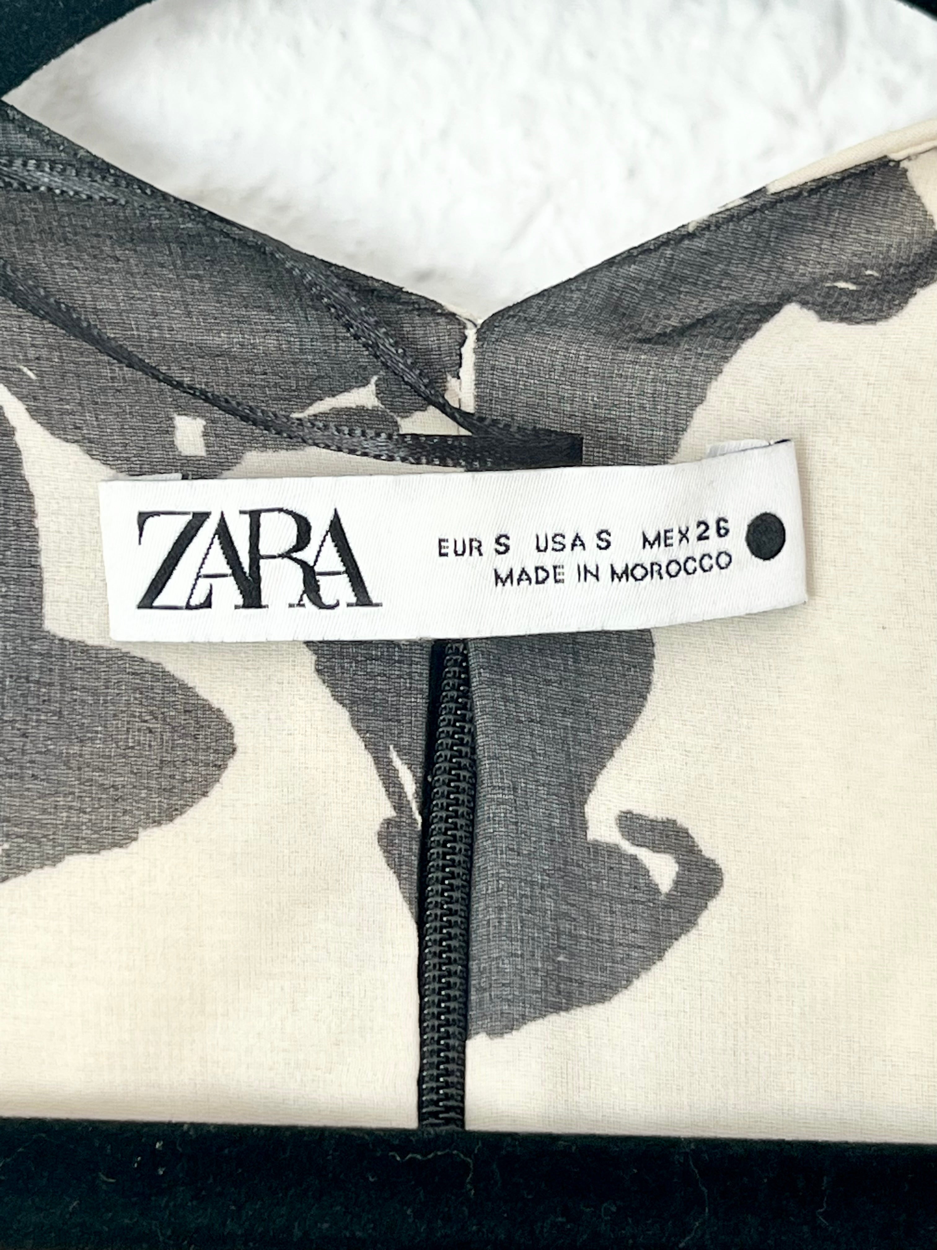 Robe longue dos nu imprimé baroque ivoire Zara – Taille S