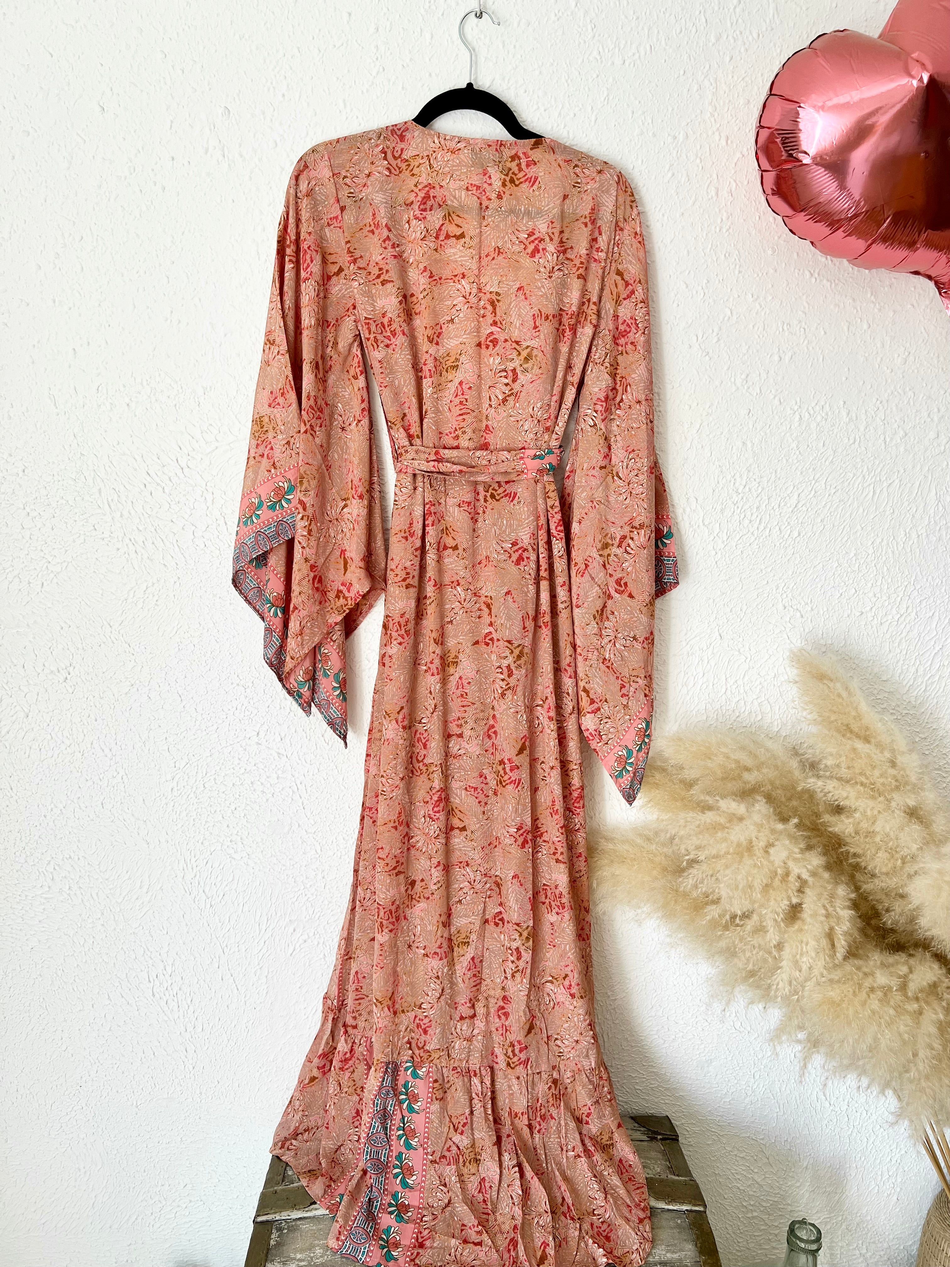 Kimono long bohème imprimé fleuri rose corail Ibiza Flower – Taille unique