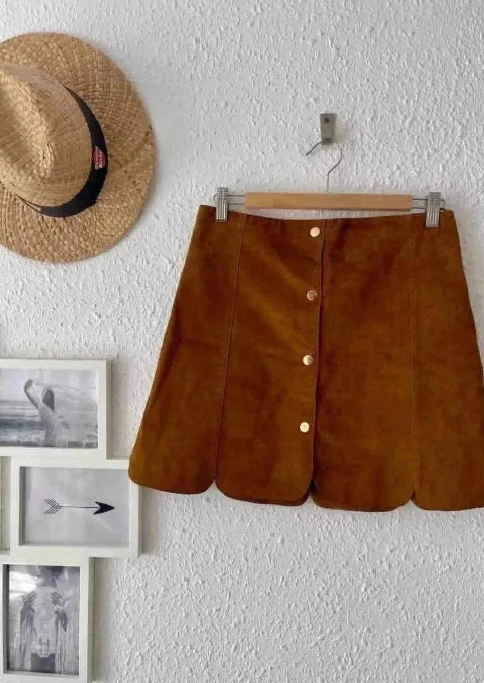 Jupe neuve en cuir véritable Mango, taille 36
