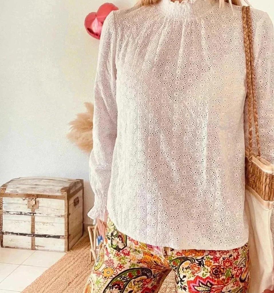 Blouse brodée blanc cassé Sézane – Taille 36