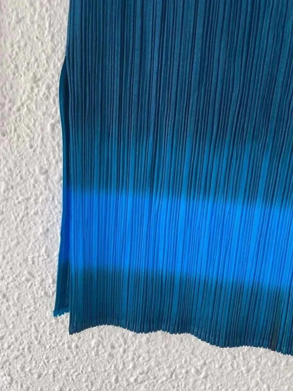 Jupe plissée bleue Pleats Please Issey Miyake – Taille 3/ 38