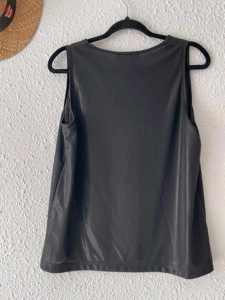 Top Yves Saint Laurent Variation noir – Taille L -b-260121-4356