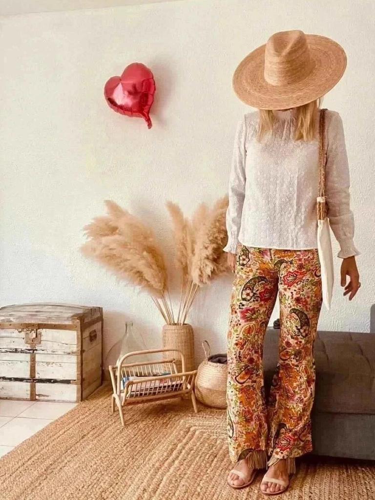 Blouse brodée blanc cassé Sézane – Taille 36